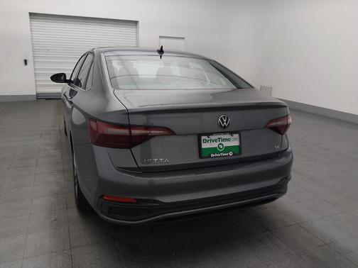 Platinum Gray Metallic 2024 Volkswagen Jetta 1.5T SE