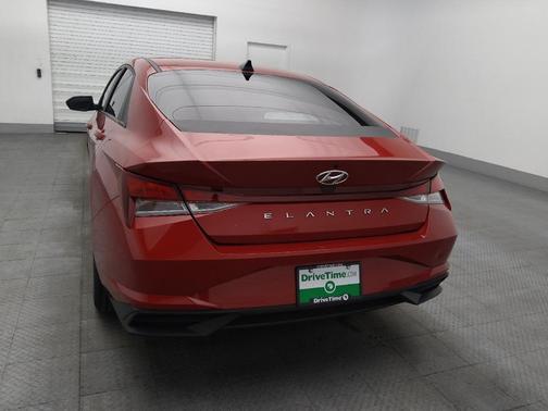2022 Hyundai ELANTRA SE