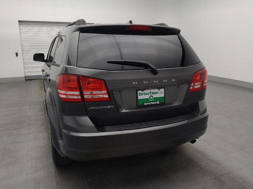 Granite Pearlcoat 2017 Dodge Journey SE
