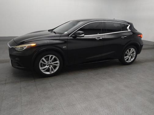 2017 INFINITI QX30 Luxury