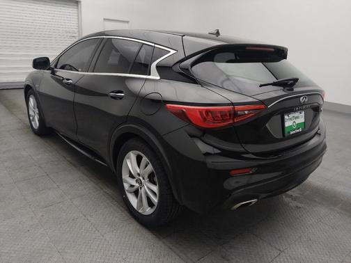 2017 INFINITI QX30 Luxury