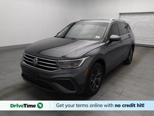 Platinum Gray Metallic 2023 Volkswagen Tiguan 2.0T SE