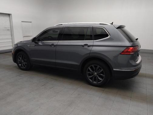 Platinum Gray Metallic 2023 Volkswagen Tiguan 2.0T SE