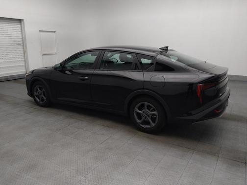 Aurora Black Pearl 2025 Kia K4 LXS