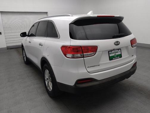 Snow White Pearl 2018 Kia Sorento LX