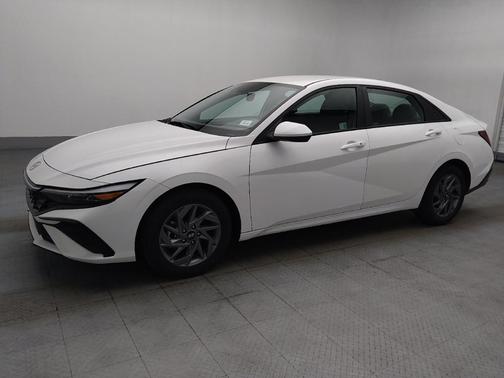 Serenity White 2024 Hyundai ELANTRA SEL