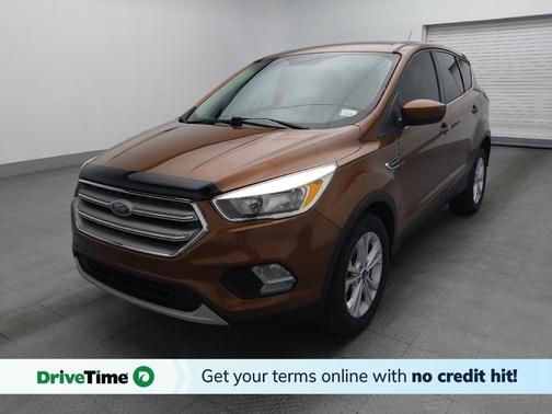 White Platinum Metallic Tri-Coat 2017 Ford Escape SE