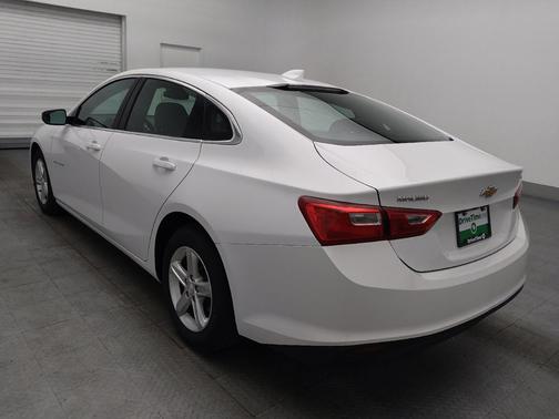 Summit White 2023 Chevrolet Malibu FWD 1LT