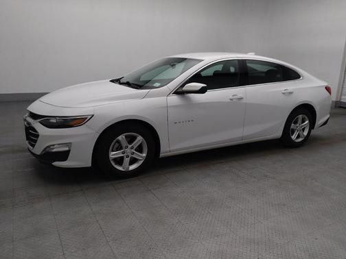 Summit White 2023 Chevrolet Malibu FWD 1LT