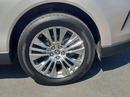 2021 Toyota Venza XLE