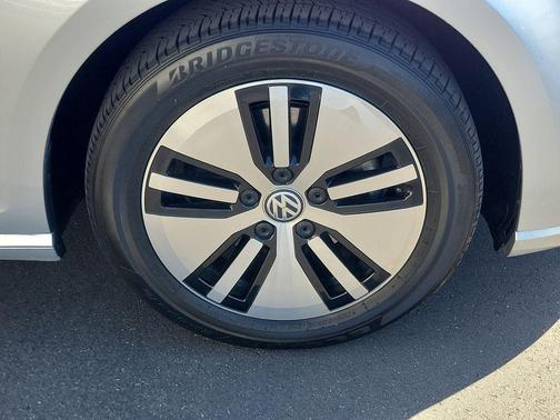 2016 Volkswagen e-Golf SEL Premium