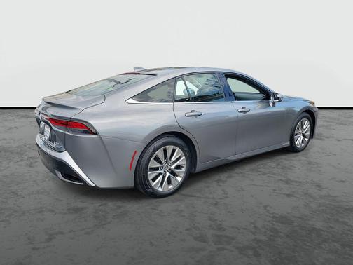 2022 Toyota Mirai Base