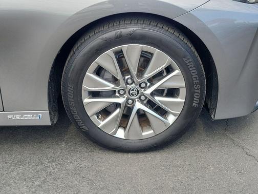 2022 Toyota Mirai Base