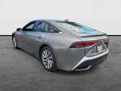 2022 Toyota Mirai Base