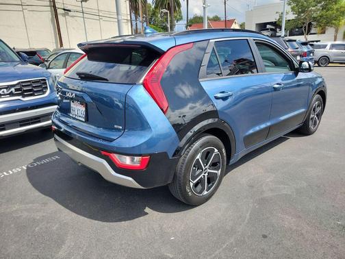 2023 Kia Niro SX