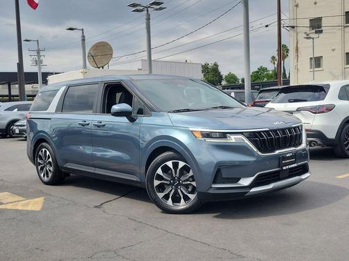 2024 Kia Carnival EX