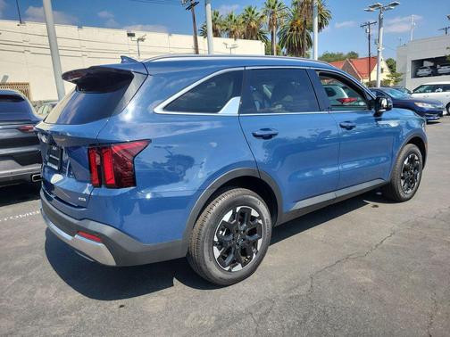 2024 Kia Sorento S