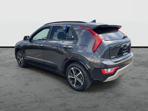 2023 Kia Niro SX