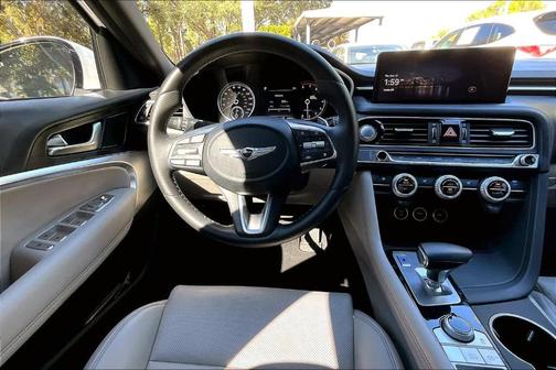 2022 Genesis G70 2.0T