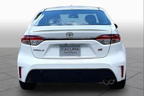 Ice Cap 2024 Toyota Corolla SE