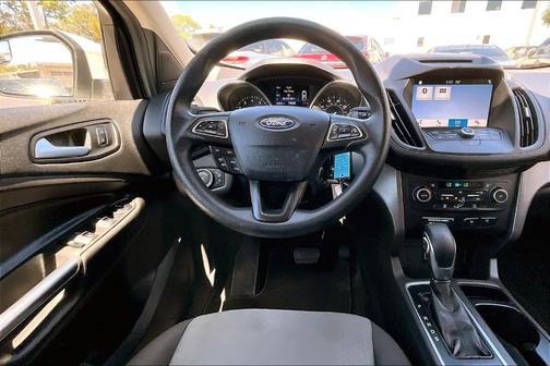 White Platinum Tri-Coat Metallic 2018 Ford Escape SE