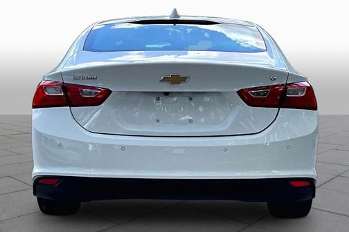 Summit White 2024 Chevrolet Malibu LT