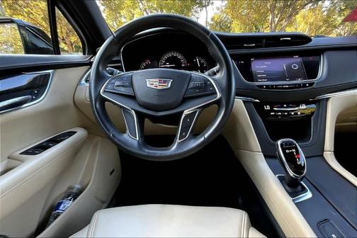 2017 Cadillac XT5 Base