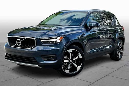 2021 Volvo XC40 T5 Momentum