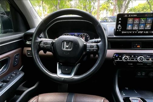 Crystal Black Pearl 2023 Honda Pilot Elite