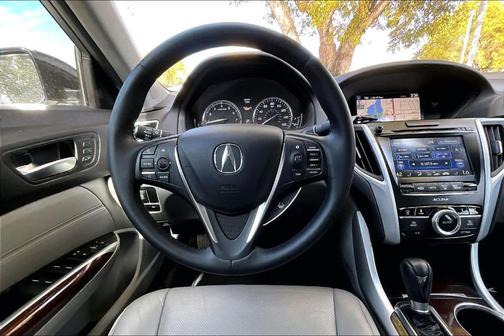 2017 Acura TLX w/Technology Package