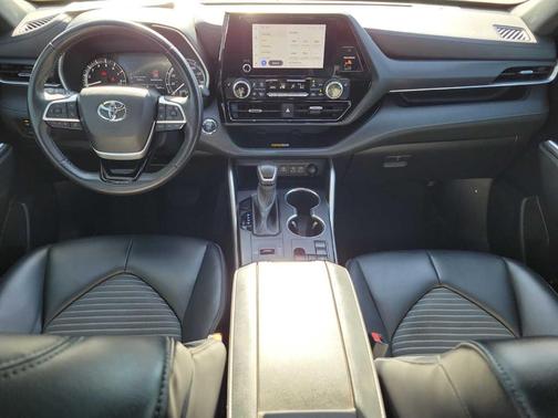 2023 Toyota Highlander XSE
