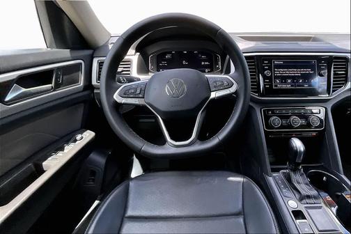 Deep Black Pearl Effect 2023 Volkswagen Atlas 2.0T SE w/Technology