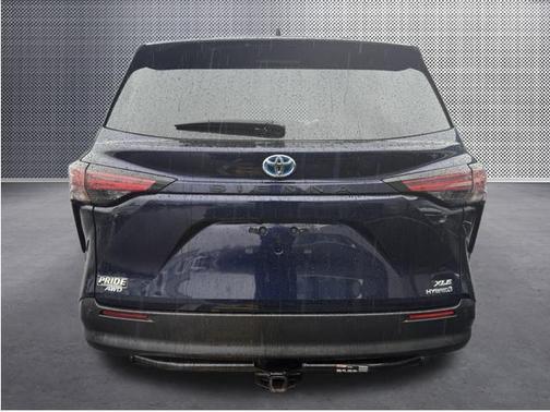 2021 Toyota Sienna XLE 7 Passenger
