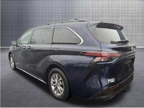 2021 Toyota Sienna XLE 7 Passenger