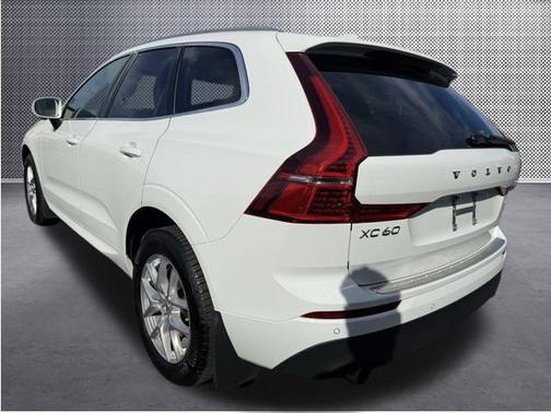 2021 Volvo XC60 T5 Momentum