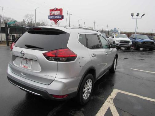 2017 Nissan Rogue SV