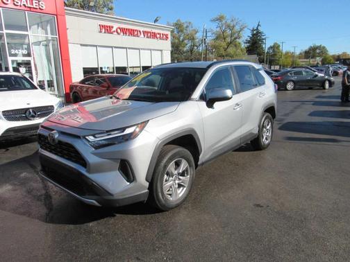 2025 Toyota RAV4 Hybrid LE
