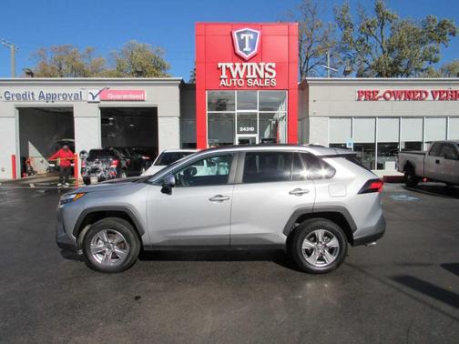 2025 Toyota RAV4 Hybrid LE