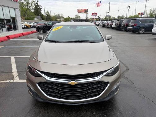 Gray 2023 Chevrolet Malibu LT