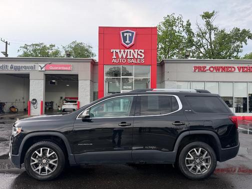 Black 2021 GMC Acadia SLE
