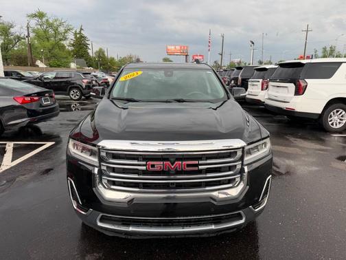 Black 2021 GMC Acadia SLE