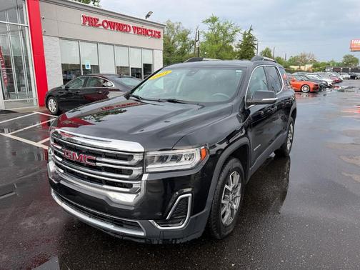 Black 2021 GMC Acadia SLE