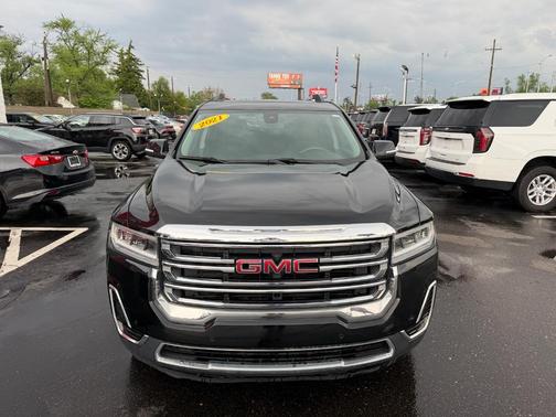 Black 2021 GMC Acadia SLE
