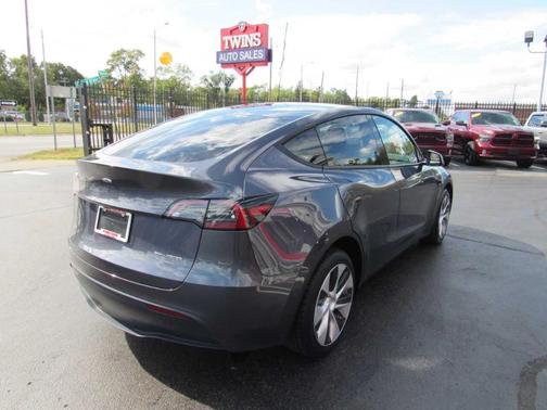 2023 Tesla Model Y Long Range