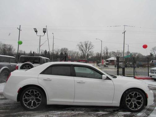 2017 Chrysler 300 S