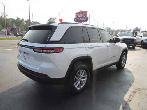 2024 Jeep Grand Cherokee Laredo