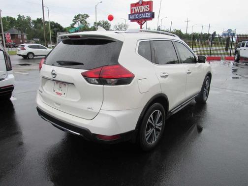 2017 Nissan Rogue SL