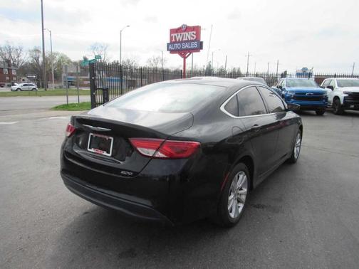 2016 Chrysler 200 LX