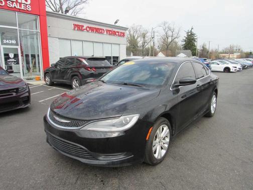 2016 Chrysler 200 LX