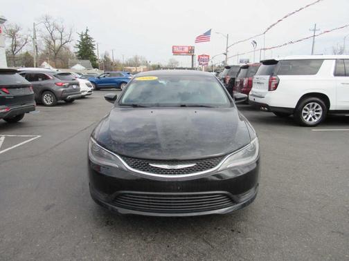 2016 Chrysler 200 LX